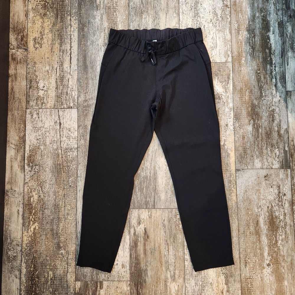 Lululemon on the fly pants